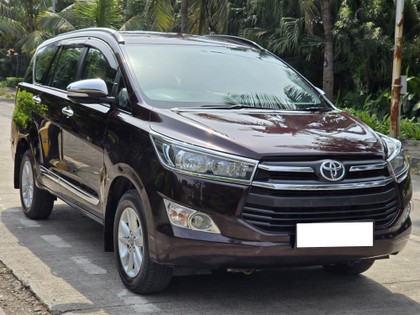 Second-hand 2017 Toyota Innova Crysta 2.4 G MT BSIV for sale in Mumbai