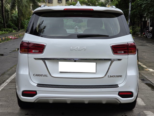 Second-hand 2022 Kia Carnival Limousine for sale in Mumbai-8