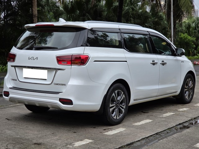 Second-hand 2022 Kia Carnival Limousine for sale in Mumbai-7