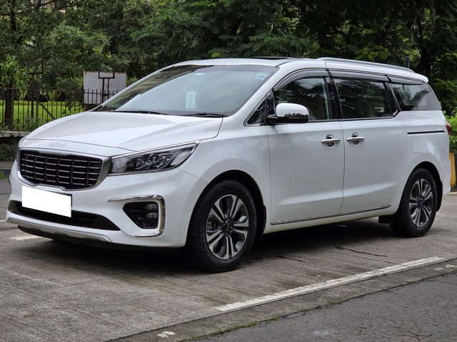 Second-hand 2022 Kia Carnival Limousine for sale in Mumbai-4