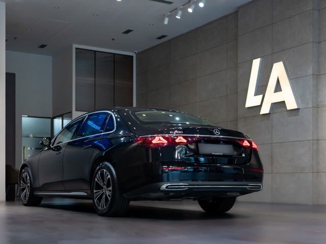 Second-hand 2024 Mercedes-Benz E-Class E 200 for sale in Kolkata-11