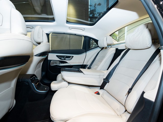 Second-hand 2024 Mercedes-Benz E-Class E 200 for sale in Kolkata-10