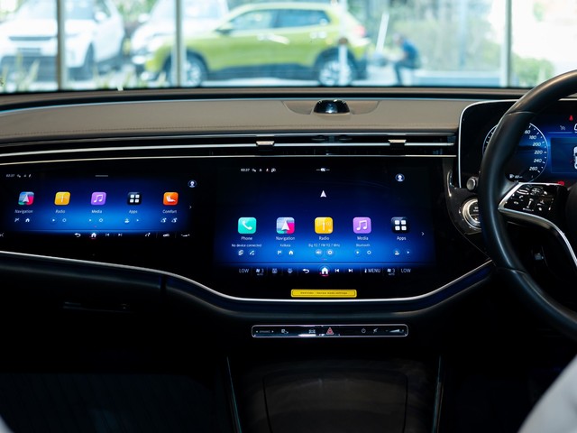 Second-hand 2024 Mercedes-Benz E-Class E 200 for sale in Kolkata-18