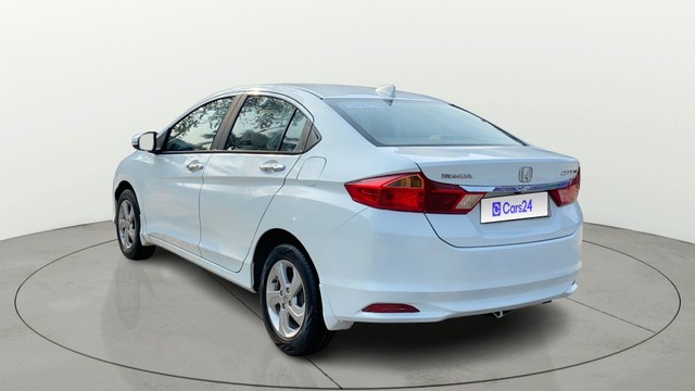 Second-hand 2015 Honda City i VTEC CVT VX for sale in Ahmedabad-4