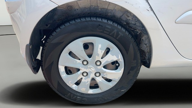 Second-hand 2012 Hyundai i10 Magna for sale in Coimbatore-24