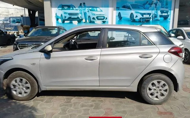 Second-hand 2018 Hyundai i20 1.2 Magna Executive for sale in Lucknow-2