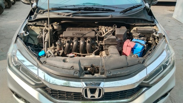 Second-hand 2017 Honda City i-VTEC V for sale in Coimbatore-4