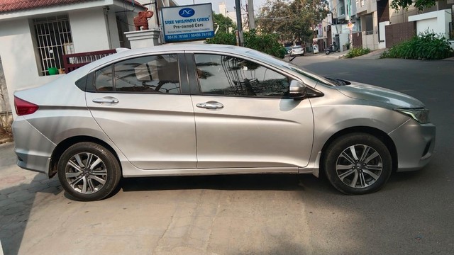 Second-hand 2017 Honda City i-VTEC V for sale in Coimbatore-13