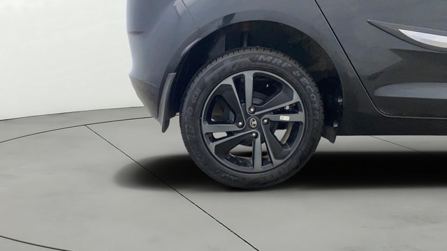 Second-hand 2023 Tata Altroz XZ Plus Turbo Dark Edition BSVI for sale in Lucknow-28