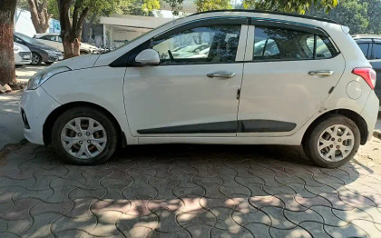 Second-hand 2016 Hyundai Grand i10 CRDi Sportz for sale in Lucknow
