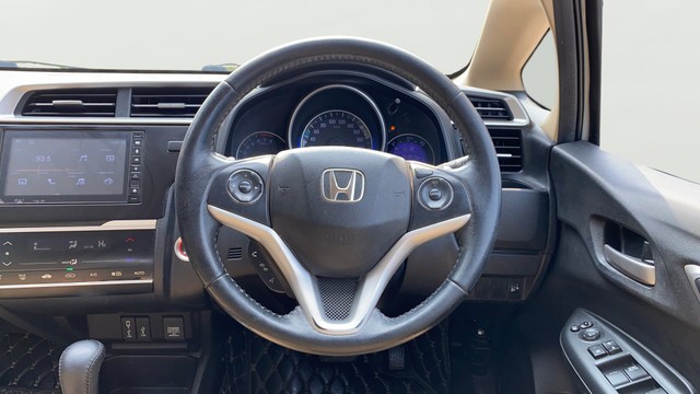 Second-hand 2020 Honda Jazz ZX CVT for sale in Ahmedabad-12