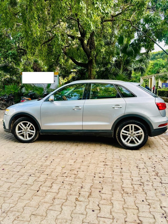 Second-hand 2018 Audi Q3 30 TDI Premium FWD for sale in New Delhi-3
