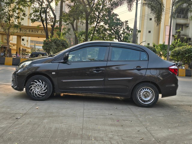 Second-hand 2017 Honda Amaze E i-VTEC for sale in Mumbai-3