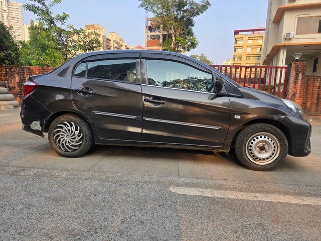 Second-hand 2017 Honda Amaze E i-VTEC for sale in Mumbai-1