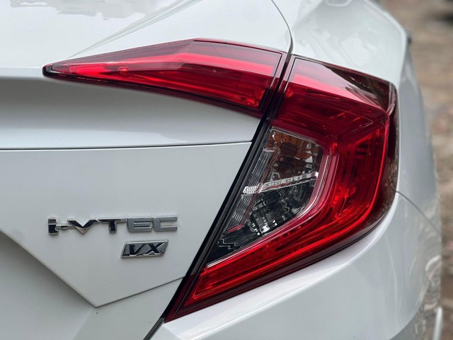Second-hand 2019 Honda Civic VX for sale in Kolkata-6