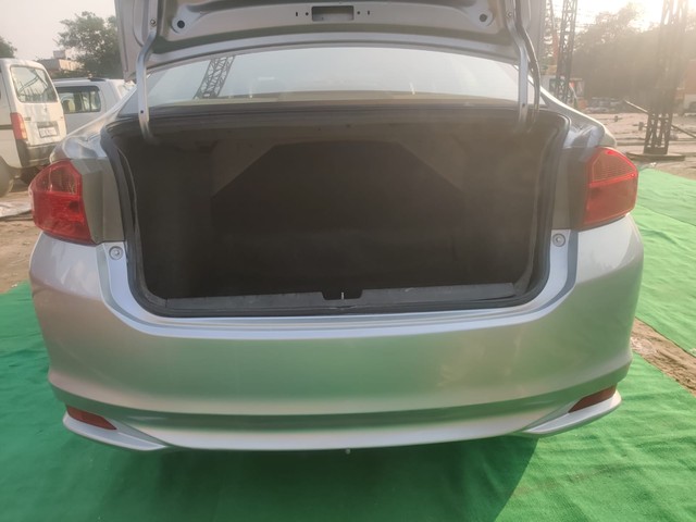 Second-hand 2015 Honda City i VTEC V for sale in New Delhi-14