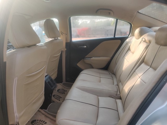 Second-hand 2015 Honda City i VTEC V for sale in New Delhi-16