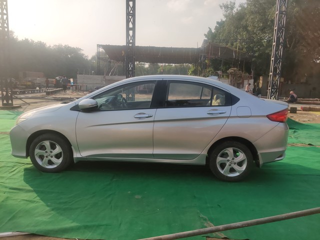 Second-hand 2015 Honda City i VTEC V for sale in New Delhi-4