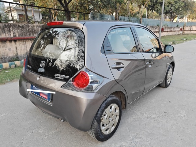 Second-hand 2013 Honda Brio EX MT for sale in Noida-11