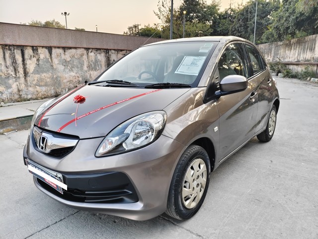Second-hand 2013 Honda Brio EX MT for sale in Noida-4