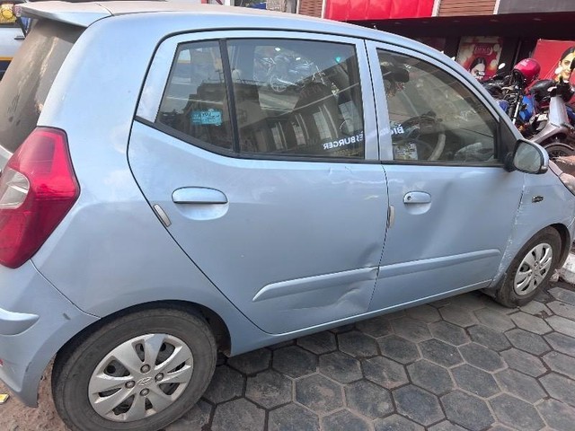 Hyundai i10 Sportz Second-hand 2012 Hyundai i10 Sportz for sale in Bhubaneswar-3