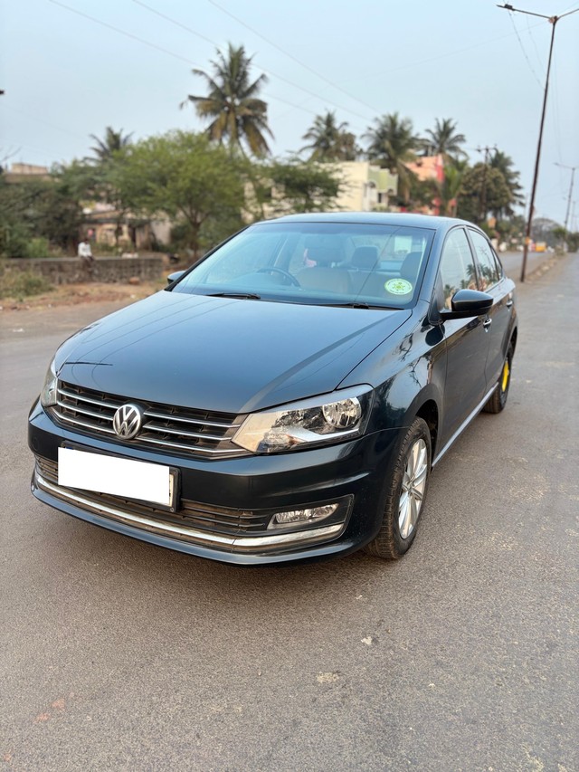 Second-hand 2015 Volkswagen Vento 1.2 TSI Highline AT for sale in Miraj-2