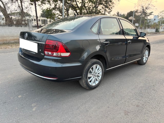 Second-hand 2015 Volkswagen Vento 1.2 TSI Highline AT for sale in Miraj-6