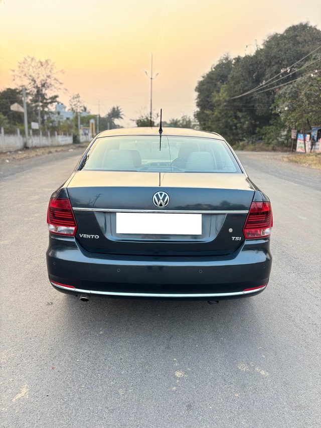 Second-hand 2015 Volkswagen Vento 1.2 TSI Highline AT for sale in Miraj-1