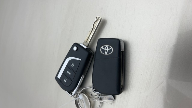 Toyota Corolla Altis G MT Second-hand 2015 Toyota Corolla Altis G MT for sale in Noida-4