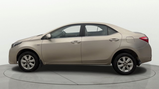 Toyota Corolla Altis G MT Second-hand 2015 Toyota Corolla Altis G MT for sale in Noida-16