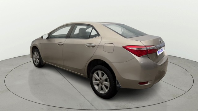 Toyota Corolla Altis G MT Second-hand 2015 Toyota Corolla Altis G MT for sale in Noida-15