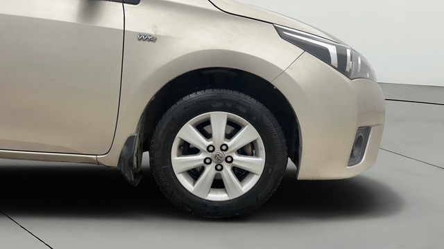 Toyota Corolla Altis G MT Second-hand 2015 Toyota Corolla Altis G MT for sale in Noida-26