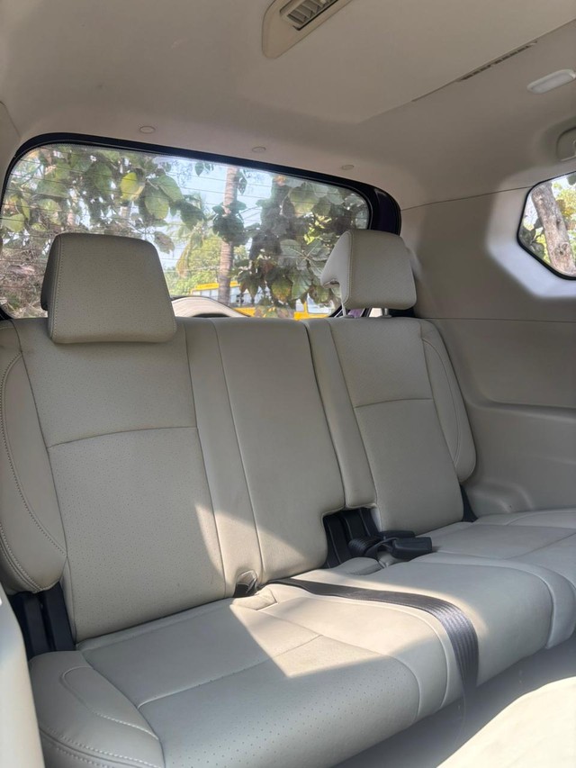 Second-hand 2018 Mahindra Marazzo M8 for sale in Coimbatore-9