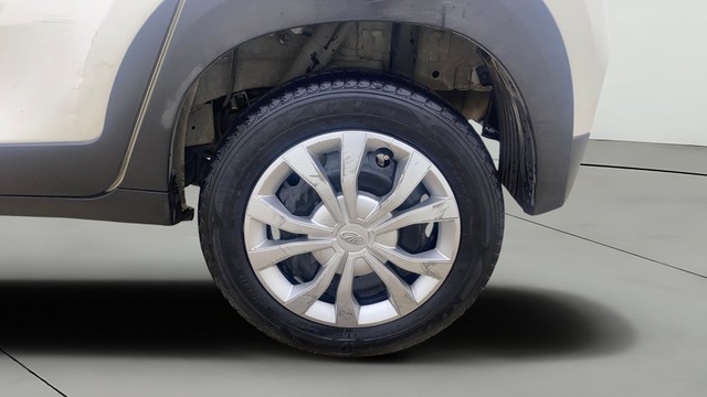 Second-hand 2018 Mahindra KUV 100 NXT D75 K6 Plus for sale in Ahmedabad-26