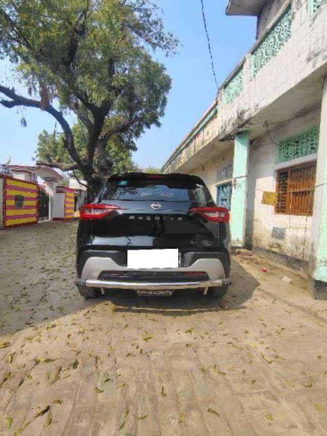Second-hand 2024 Nissan Magnite Kuro MT for sale in Ghazipur-1