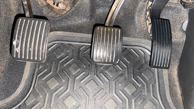 Second-hand 2013 Hyundai Grand i10 Era for sale in Kochi-14