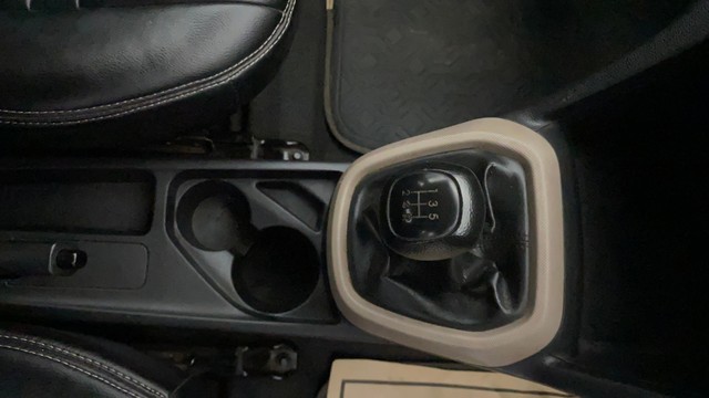 Second-hand 2013 Hyundai Grand i10 Era for sale in Kochi-13