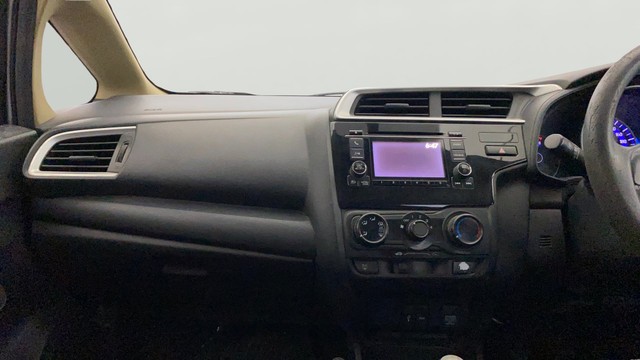 Second-hand 2016 Honda Jazz 1.2 SV i VTEC for sale in New Delhi-22