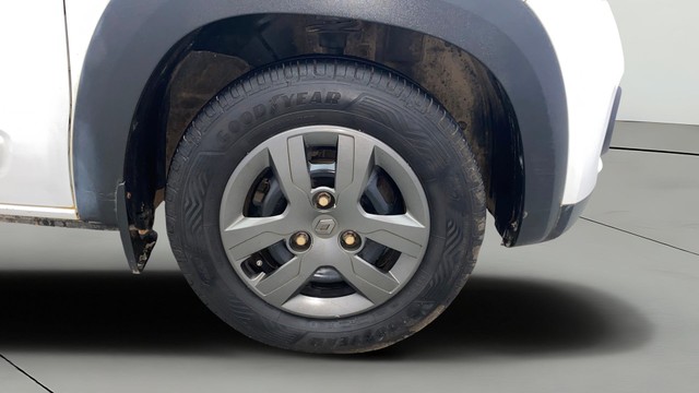 Second-hand 2019 Renault KWID 1.0 RXT Optional for sale in Kochi-26