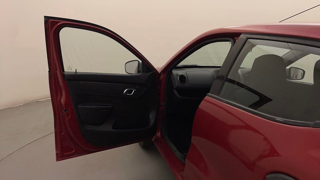 Second-hand 2018 Renault KWID 1.0 RXT AMT for sale in Bangalore-30