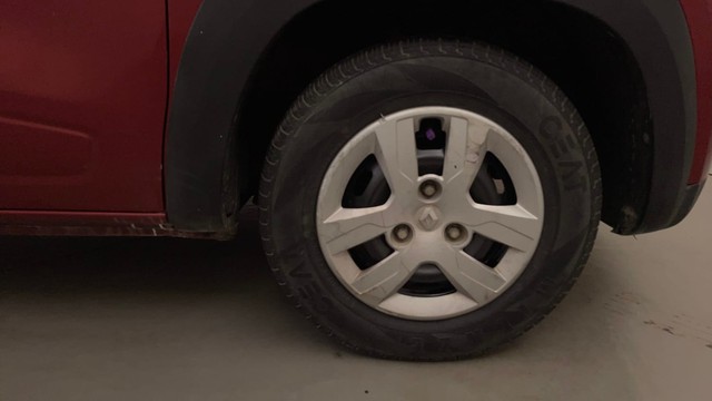 Second-hand 2018 Renault KWID 1.0 RXT AMT for sale in Bangalore-17