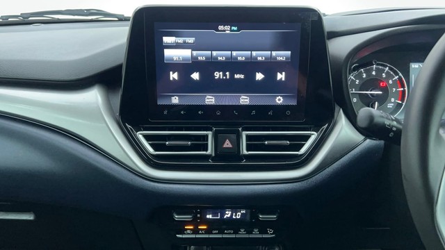 Second-hand 2024 Maruti Baleno Alpha AMT for sale in Pune-31