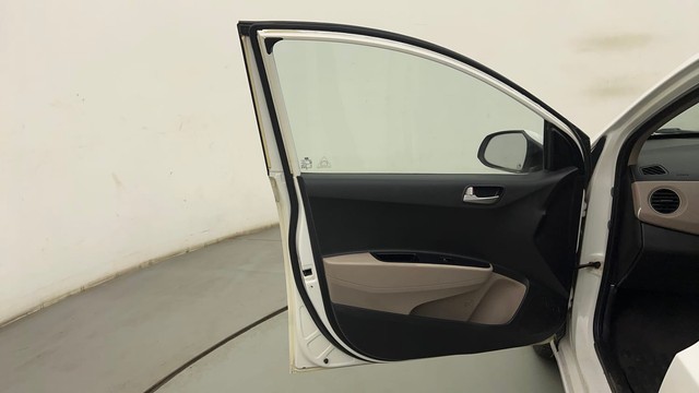 Second-hand 2015 Hyundai Xcent Petrol for sale in Mumbai-31