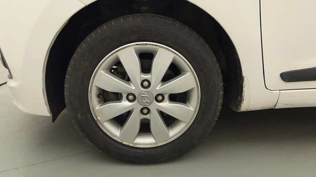 Second-hand 2015 Hyundai Xcent Petrol for sale in Mumbai-20