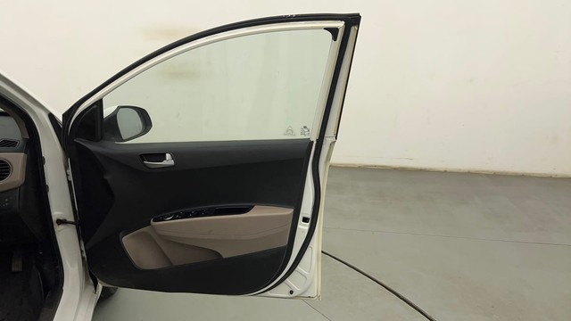 Second-hand 2015 Hyundai Xcent Petrol for sale in Mumbai-16