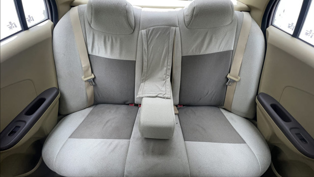 Second-hand 2013 Honda Amaze S i-VTEC for sale in Hyderabad-27