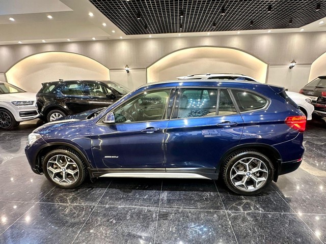 Second-hand 2017 BMW X5 xDrive 30d Design Pure Experience 5 Seater for sale in New Delhi-4