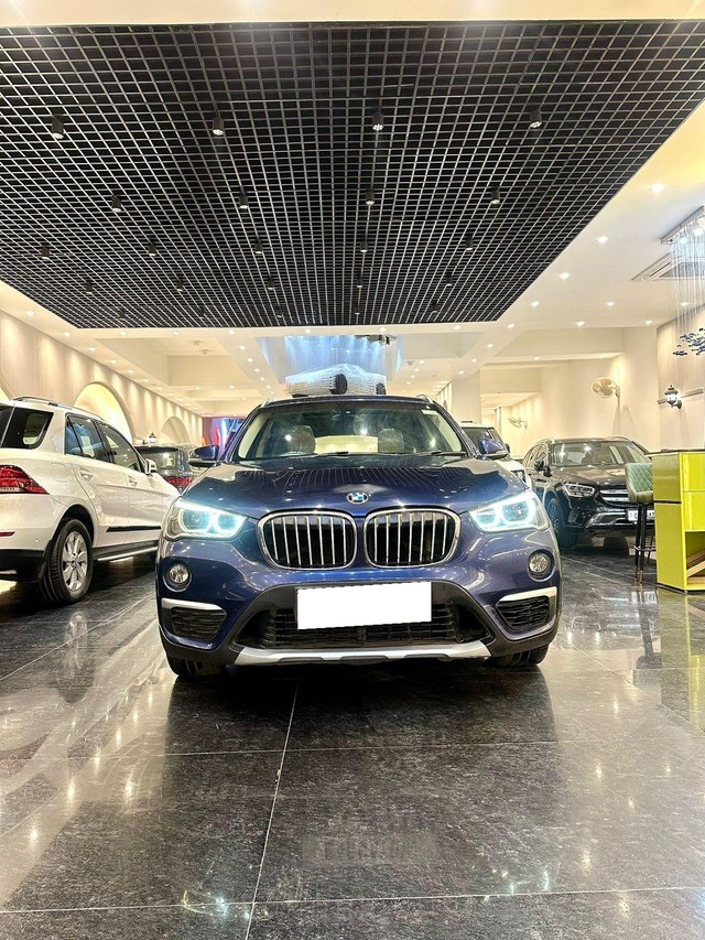 Second-hand 2017 BMW X5 xDrive 30d Design Pure Experience 5 Seater for sale in New Delhi-9