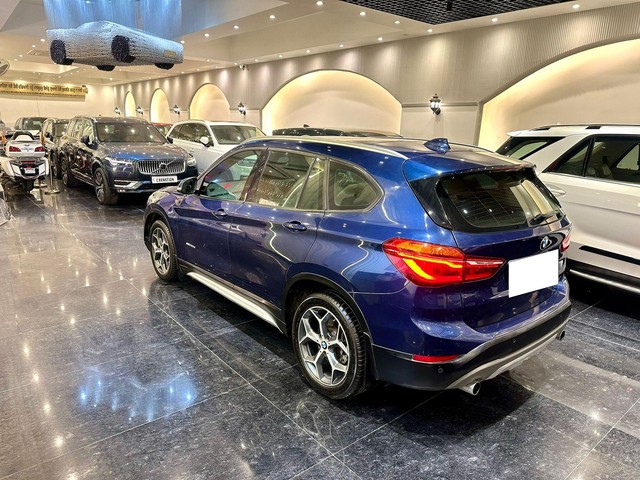 Second-hand 2017 BMW X5 xDrive 30d Design Pure Experience 5 Seater for sale in New Delhi-3