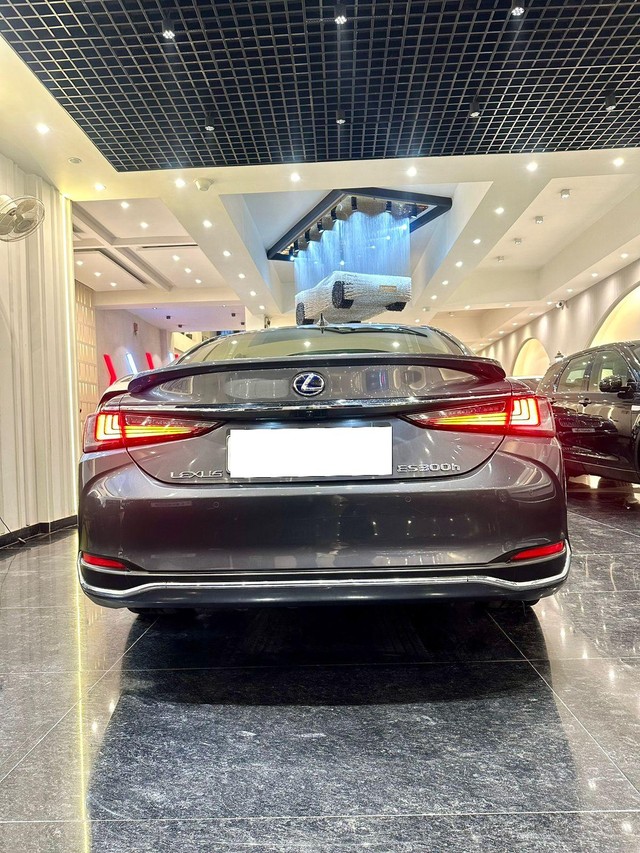 Second-hand 2022 Lexus ES 300h Exquisite for sale in New Delhi-2